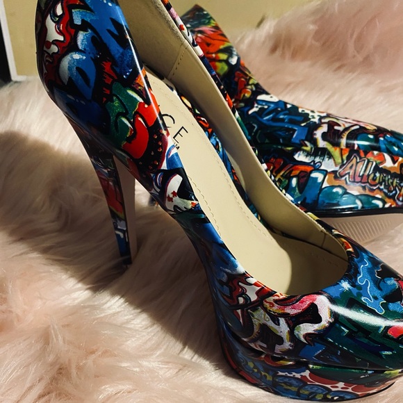 Gorgeous heels - Picture 3 of 4